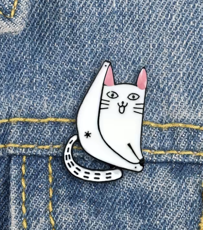 White Kitten pin